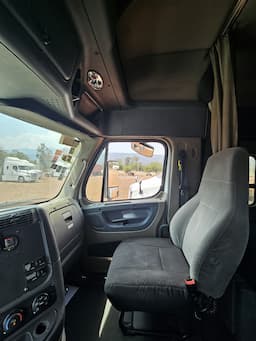 FREIGHTLINER Cascadia — foto 13