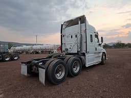 FREIGHTLINER Cascadia — foto 6