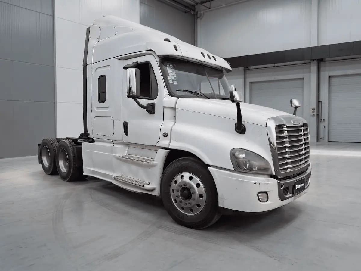 FREIGHTLINER Cascadia 2017 — Vehículo comercial seminuevo certificado