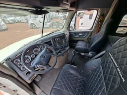 FREIGHTLINER Cascadia — foto 4