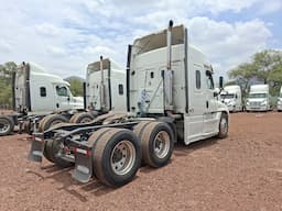 FREIGHTLINER Cascadia — foto 7