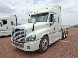 FREIGHTLINER Cascadia — foto 8