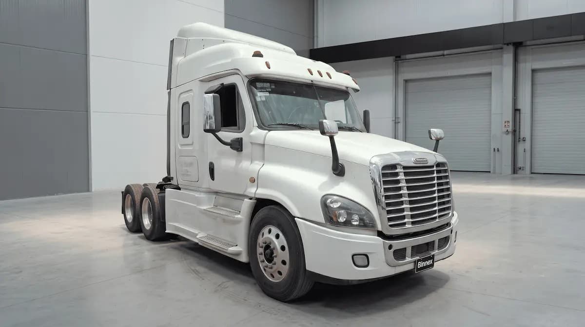 FREIGHTLINER Cascadia 2017 — Vehículo comercial seminuevo certificado