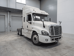 FREIGHTLINER Cascadia — foto 1