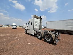 FREIGHTLINER Cascadia — foto 3