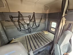 FREIGHTLINER Cascadia — foto 7