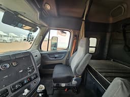 FREIGHTLINER Cascadia — foto 8
