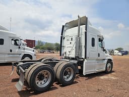 FREIGHTLINER Cascadia — foto 4
