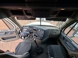 FREIGHTLINER Cascadia — foto 4