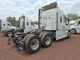 FREIGHTLINER Cascadia — foto 6