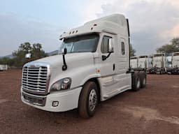 FREIGHTLINER Cascadia — foto 5