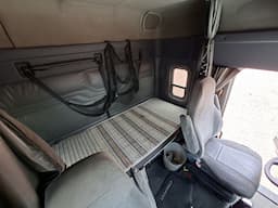 FREIGHTLINER Cascadia — foto 2