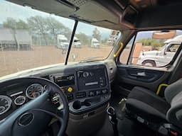 FREIGHTLINER Cascadia — foto 2
