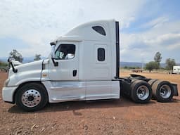 FREIGHTLINER Cascadia — foto 5