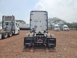 FREIGHTLINER Cascadia — foto 8