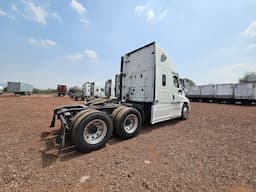 FREIGHTLINER Cascadia — foto 9