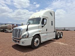FREIGHTLINER Cascadia — foto 2