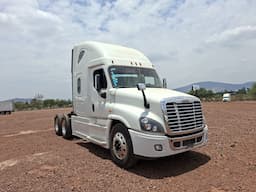 FREIGHTLINER Cascadia — foto 3