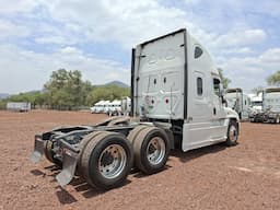 FREIGHTLINER Cascadia — foto 5