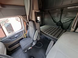 FREIGHTLINER Cascadia — foto 10