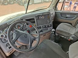 FREIGHTLINER Cascadia — foto 7