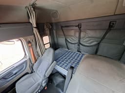 FREIGHTLINER Cascadia — foto 8