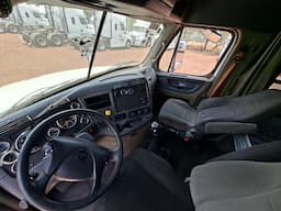 FREIGHTLINER Cascadia — foto 9
