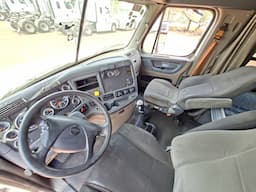 FREIGHTLINER Cascadia — foto 11