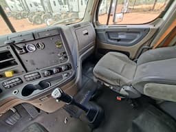 FREIGHTLINER Cascadia — foto 12