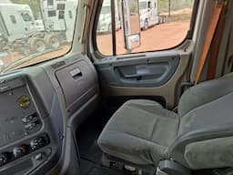 FREIGHTLINER Cascadia — foto 13
