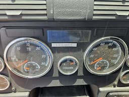 FREIGHTLINER Cascadia — foto 6