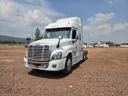 FREIGHTLINER Cascadia — foto 9