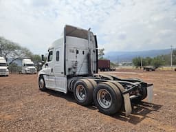 FREIGHTLINER Cascadia — foto 3