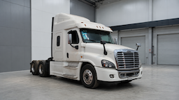 FREIGHTLINER Cascadia — foto 1