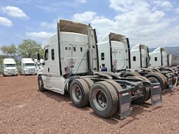 FREIGHTLINER Cascadia — foto 5