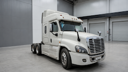 FREIGHTLINER Cascadia — foto 1