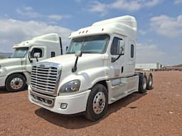 FREIGHTLINER Cascadia — foto 3