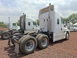 FREIGHTLINER Cascadia — foto 5