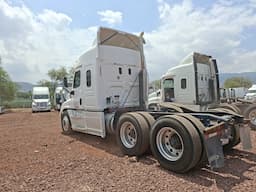 FREIGHTLINER Cascadia — foto 8
