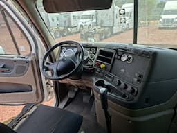 FREIGHTLINER Cascadia — foto 9
