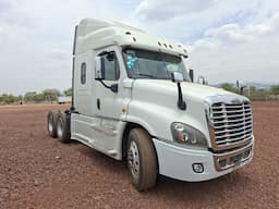 FREIGHTLINER Cascadia — foto 3
