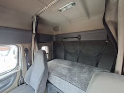 FREIGHTLINER Cascadia — foto 10