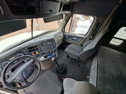 FREIGHTLINER Cascadia — foto 11