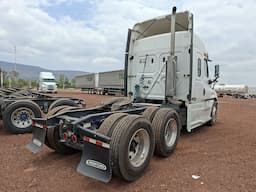 FREIGHTLINER Cascadia — foto 5