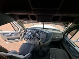FREIGHTLINER Cascadia — foto 10