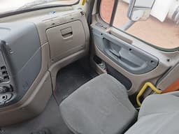 FREIGHTLINER Cascadia — foto 8