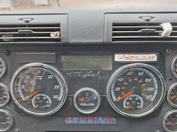 FREIGHTLINER Cascadia — foto 6