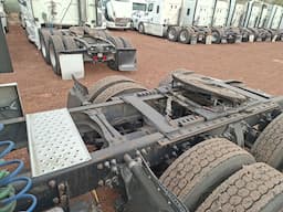 FREIGHTLINER Cascadia — foto 9