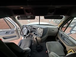 FREIGHTLINER Cascadia — foto 10