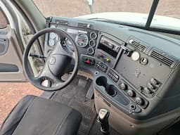 FREIGHTLINER Cascadia — foto 12